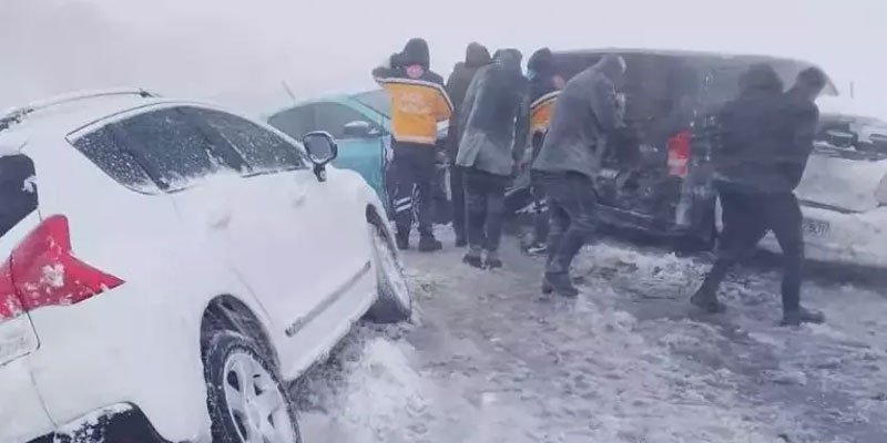 Kars'ta Trafik kazası 5 yaralı var!