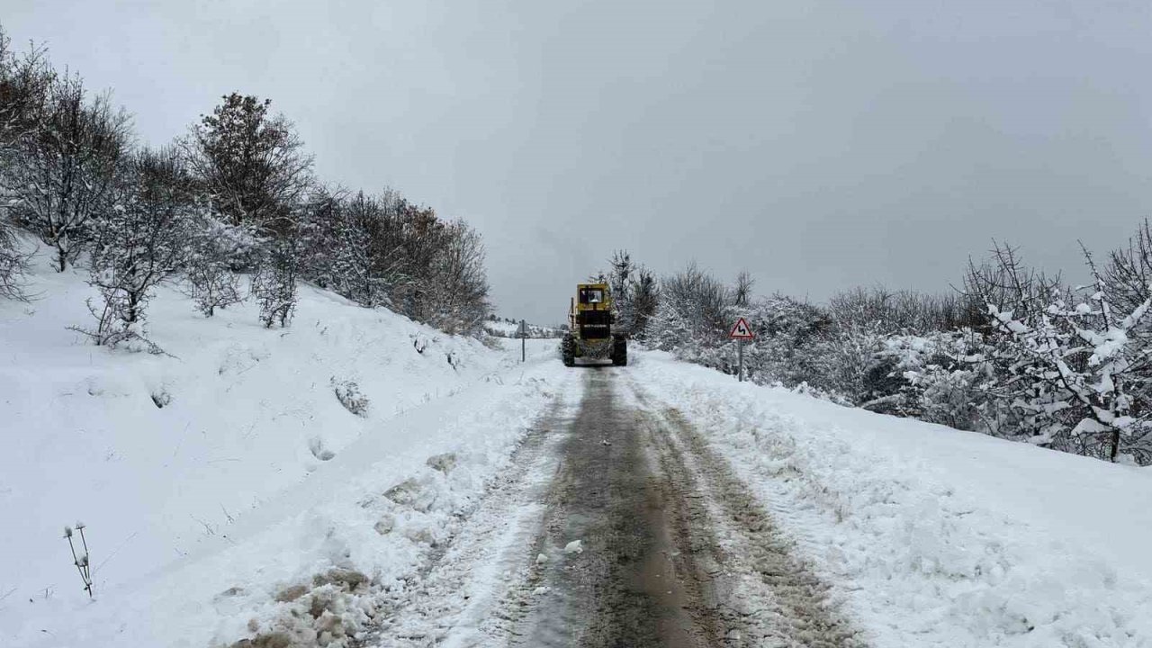 Kar sonrası kapanan tüm köy yolları ulaşıma açıldı