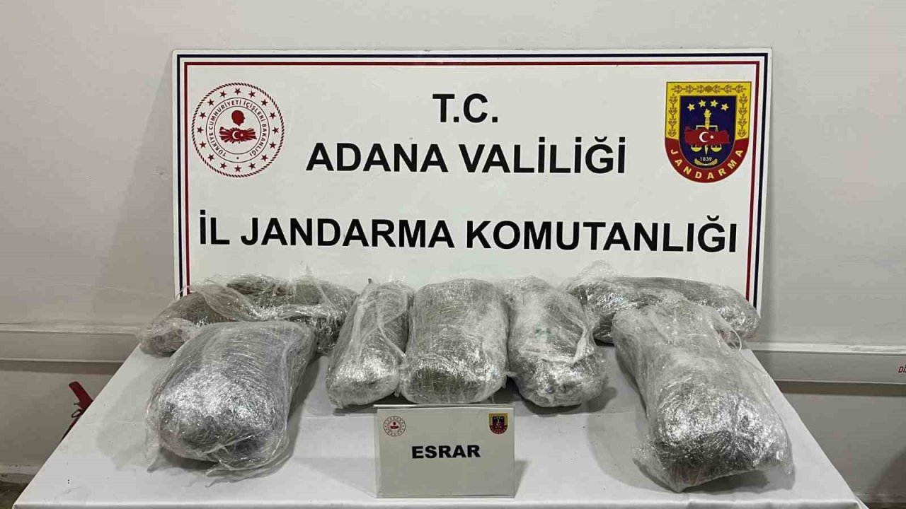 Otomobilde 6 kilogram uyuşturucu ele geçirildi