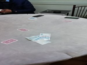Malatya'da kumar oynayan 4 kişiye bin 280 lira ceza kesildi