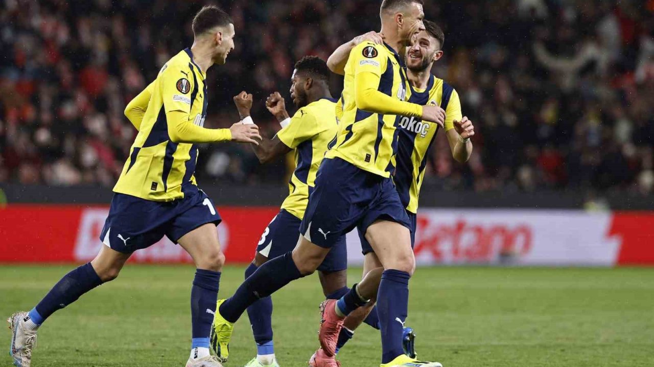 Fenerbahçe, Prag’da golcüleriyle kazandı