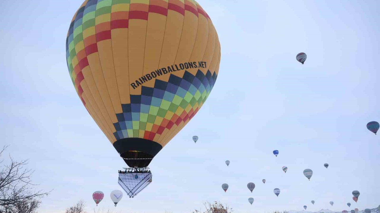 Kapadokya’da balonlar kefiye ile havalandı