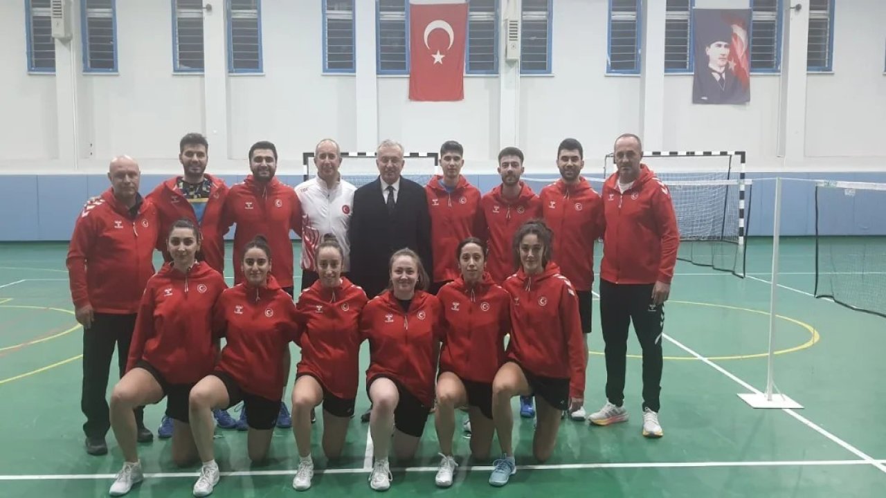 Türkiye Badminton Milli Takımı Avrupa Şampiyonası hazırlıklarını EBYÜ’de sürdürüyor