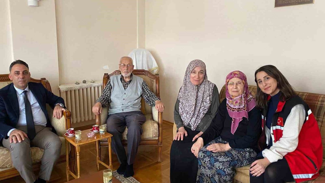 Aile ve Sosyal Hizmetler İl Müdürlüğü’nden yaşlı vatandaşlara ziyaret