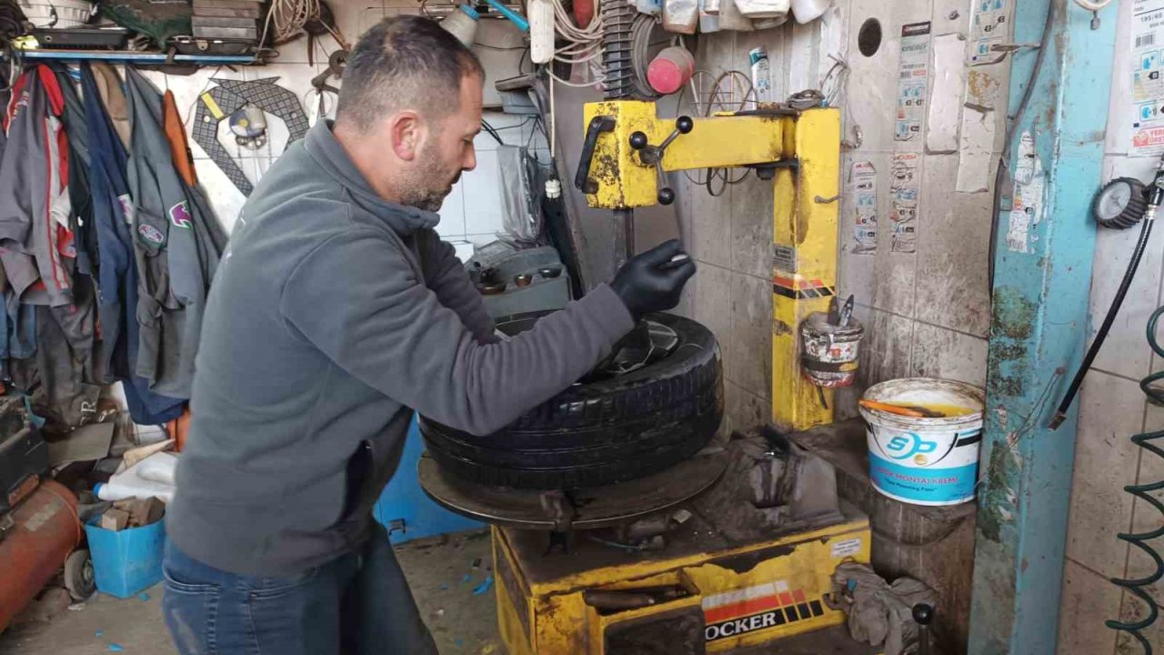 Lastikçilerde ‘kış lastiği’ yoğunluğu yaşanmaya başlandı