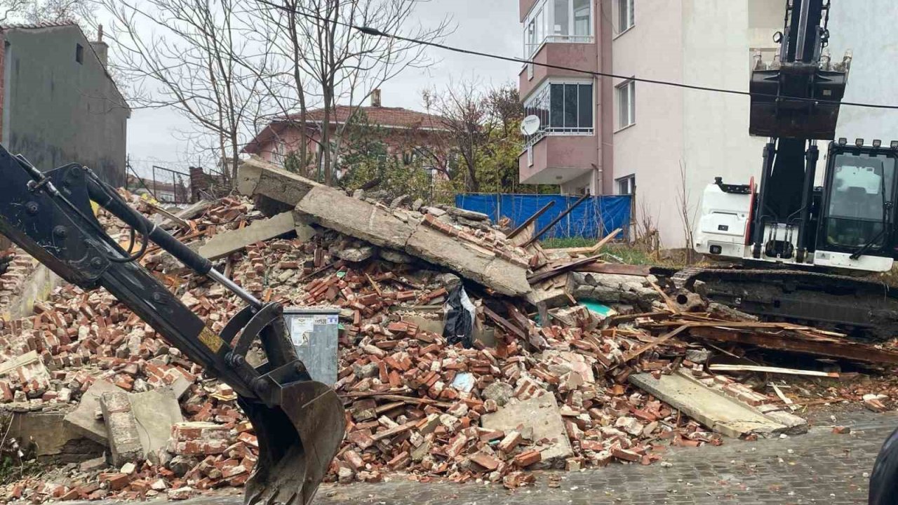 Tekirdağ’da metruk binaların yıkımına başladı