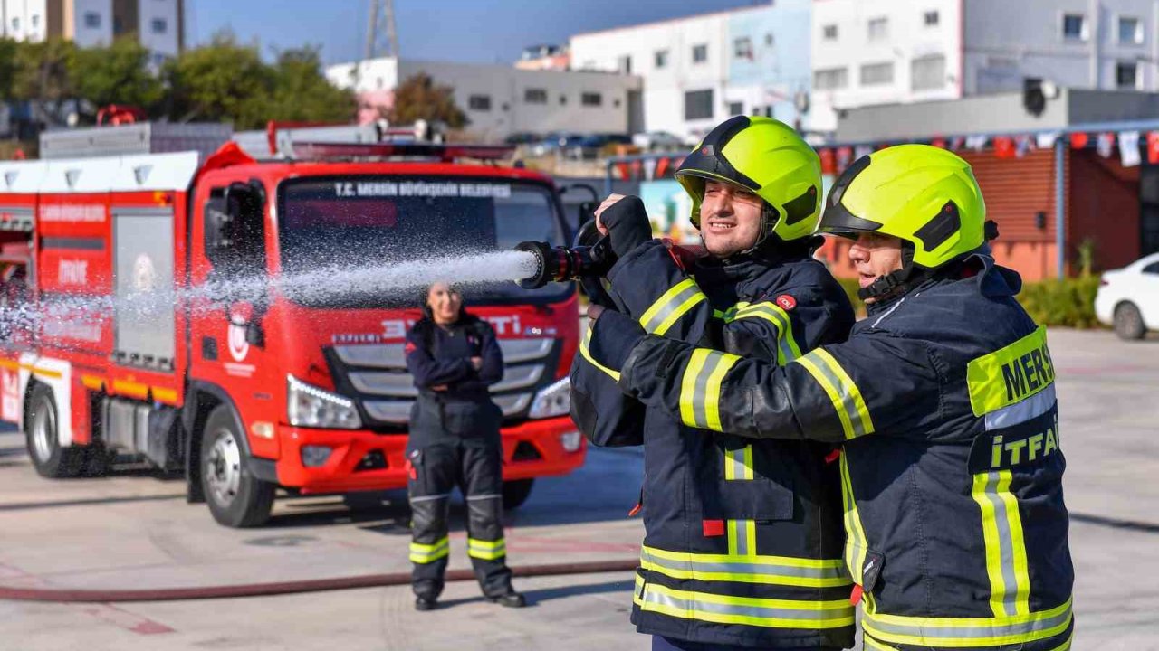 Serebral Palsi hastası gencin itfaiye eri olma hayali gerçek oldu