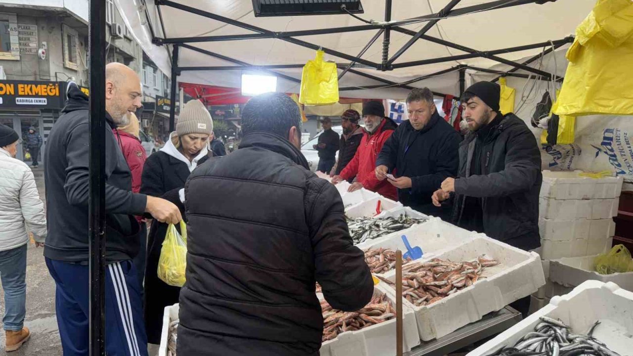 Zonguldak’ta kilosu 75 liradan satılan istavrite rağbet