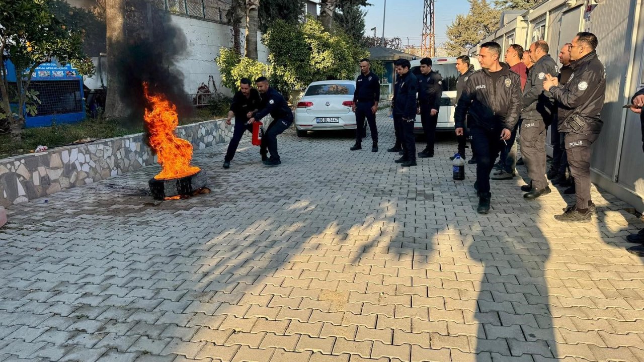 İtfaiye ekiplerinden polislere yangın eğitimi