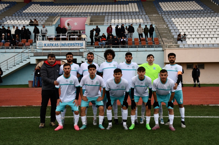 Üniversiteler arası futbol turnuvası Kars'ta başladı