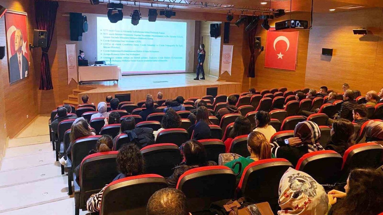 İl Jandarmadan Simav’da okul müdürleri ve rehber öğretmenlere seminer