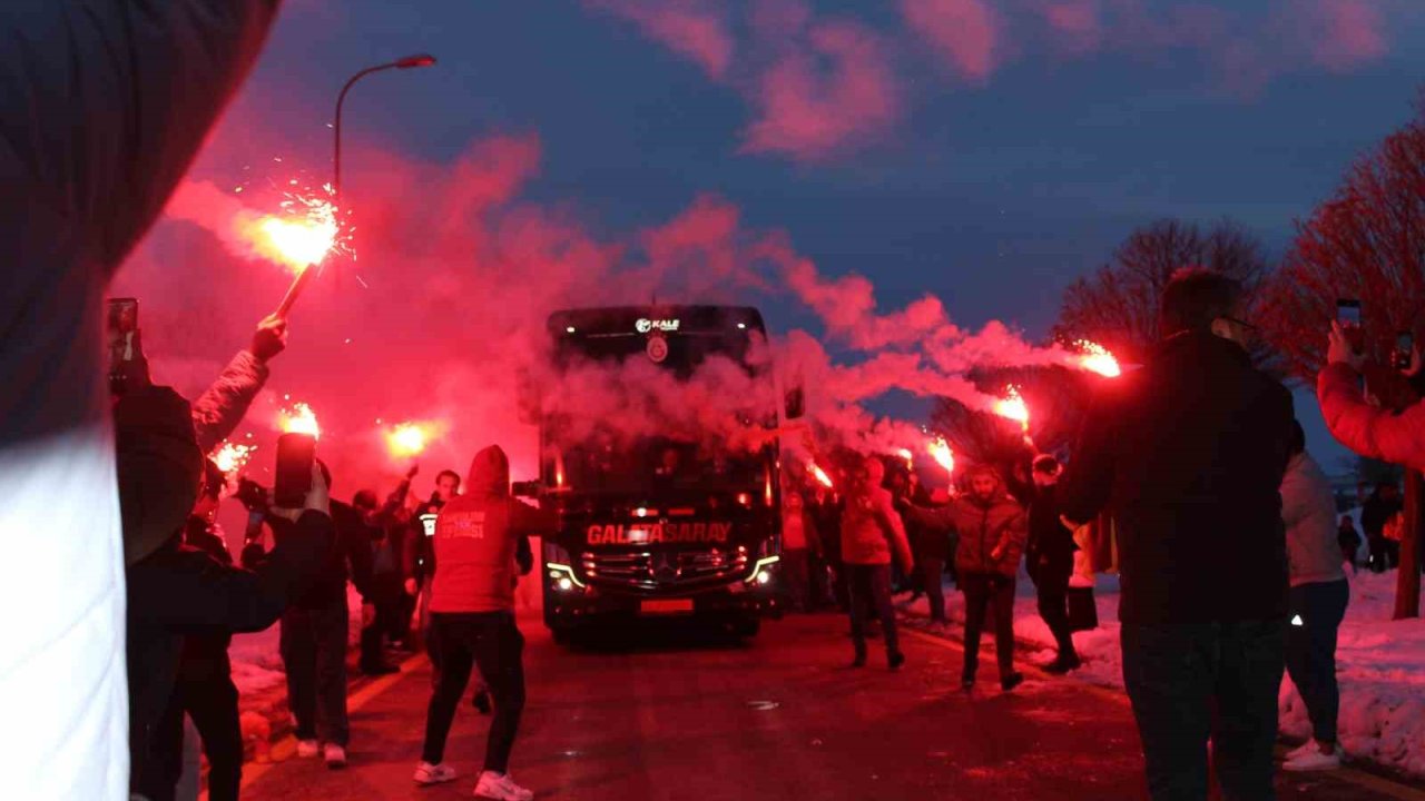 Galatasaray’a, Sivas’ta coşkulu karşılama