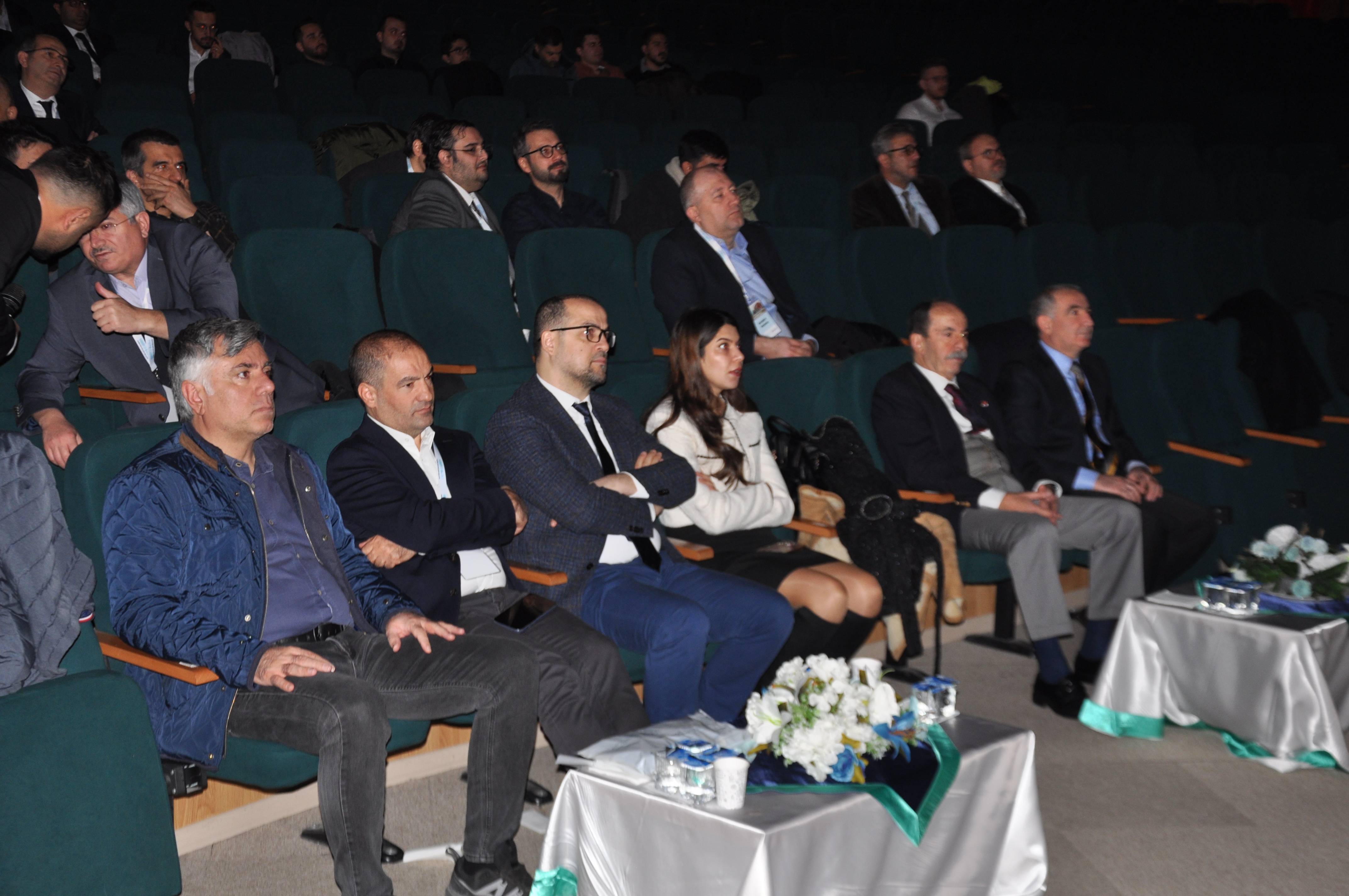 Kars’a gelen kardiyologlar canlı ameliyatları izledi