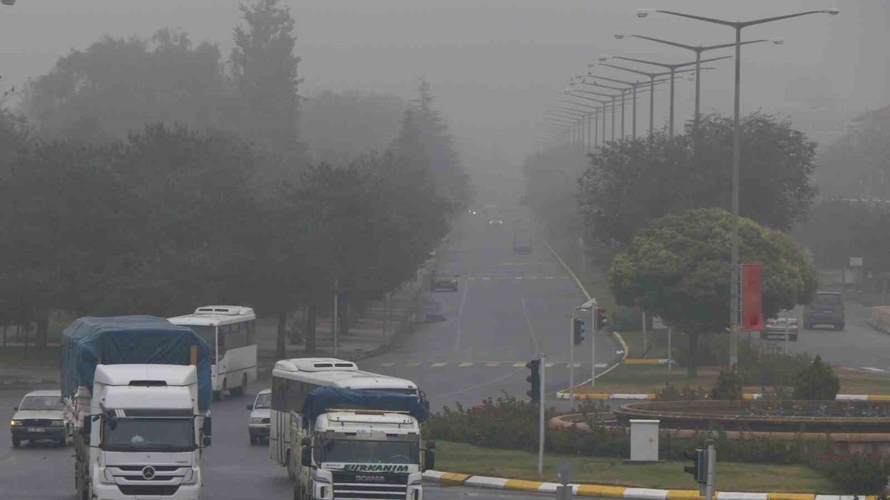 Erzincan güne sisle uyandı