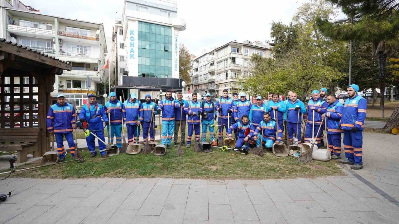 Üsküdar Belediyesi temizlik çalışmalarını yoğun bir şekilde sürdürüyor