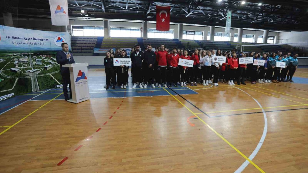 AİÇÜ’de ÜNİLİG voleybol bölgesel lig müsabakaları başladı