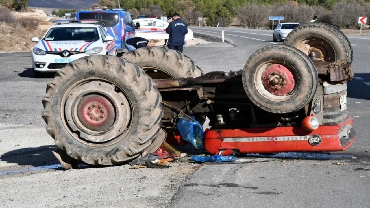 Emet’te traktör ile kamyonet çarpıştı, 1 kişi yaralandı