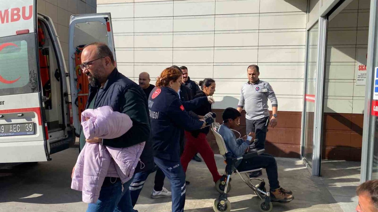 Aydın’da 16 öğrenci ’gıda zehirlenmesi’ şüphesiyle hastaneye kaldırıldı.