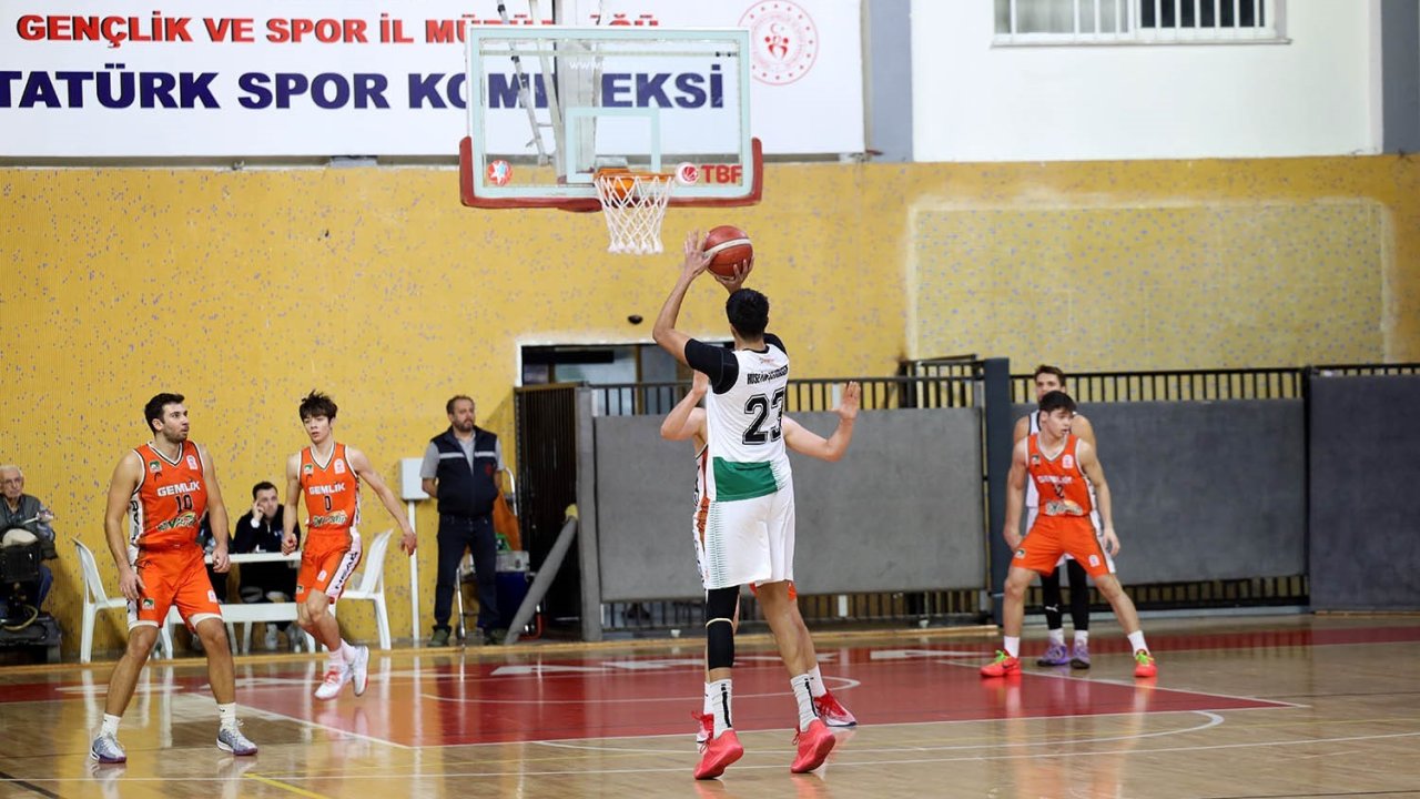 Sakarya Büyükşehir Basket takımının hedefi Bornova’da mutlak galibiyet