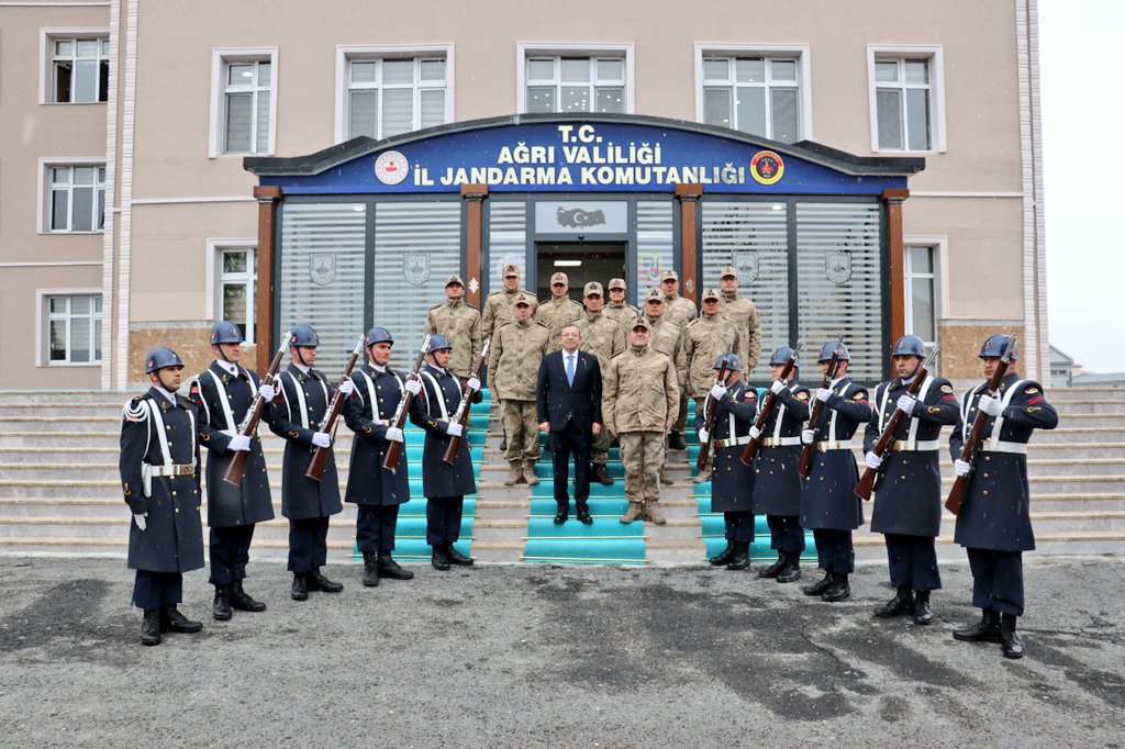 Vali Ziya Polat, Tuğgeneral Fatih Cemal Kiper'i ziyaret etti.