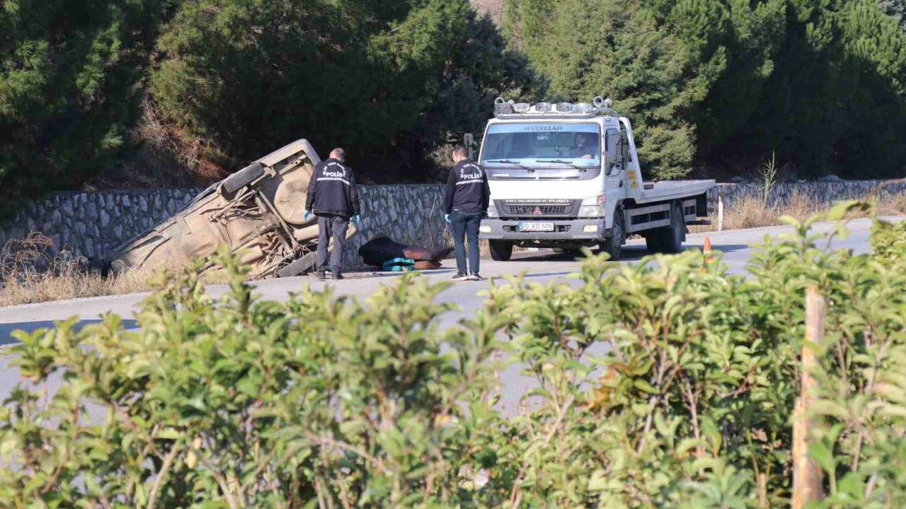 Refüjü aşan otomobil, karşı şeritteki istinat duvarına çarptı: 1 ölü, 1’i ağır 2 yaralı