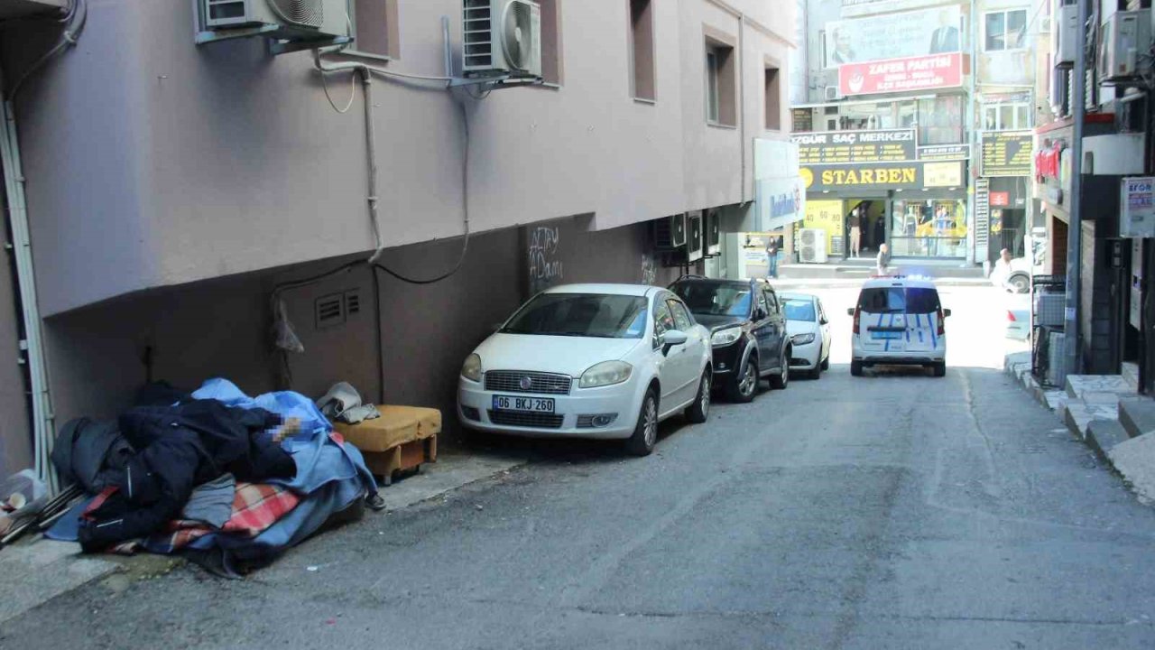 İzmir Büyükşehir Belediyesi’nden ölen evsiz adamla ilgili açıklama