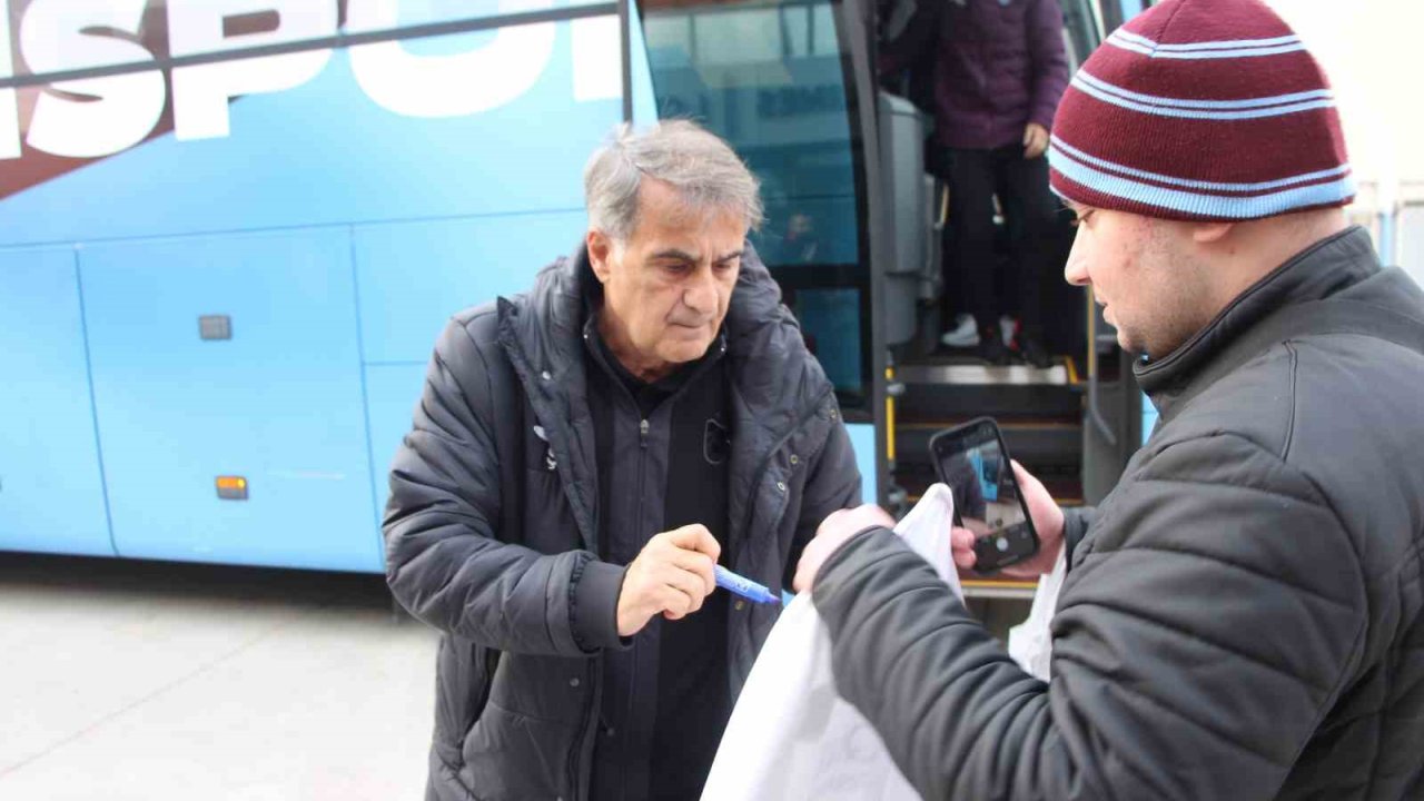 Trabzonspor, Galatasaray maçı için İstanbul’a gitti