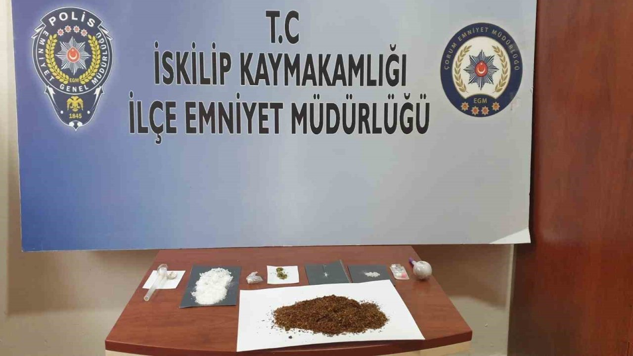 Çorum’da uyuşturucuyla yakalanan 2 kişi gözaltına alındı