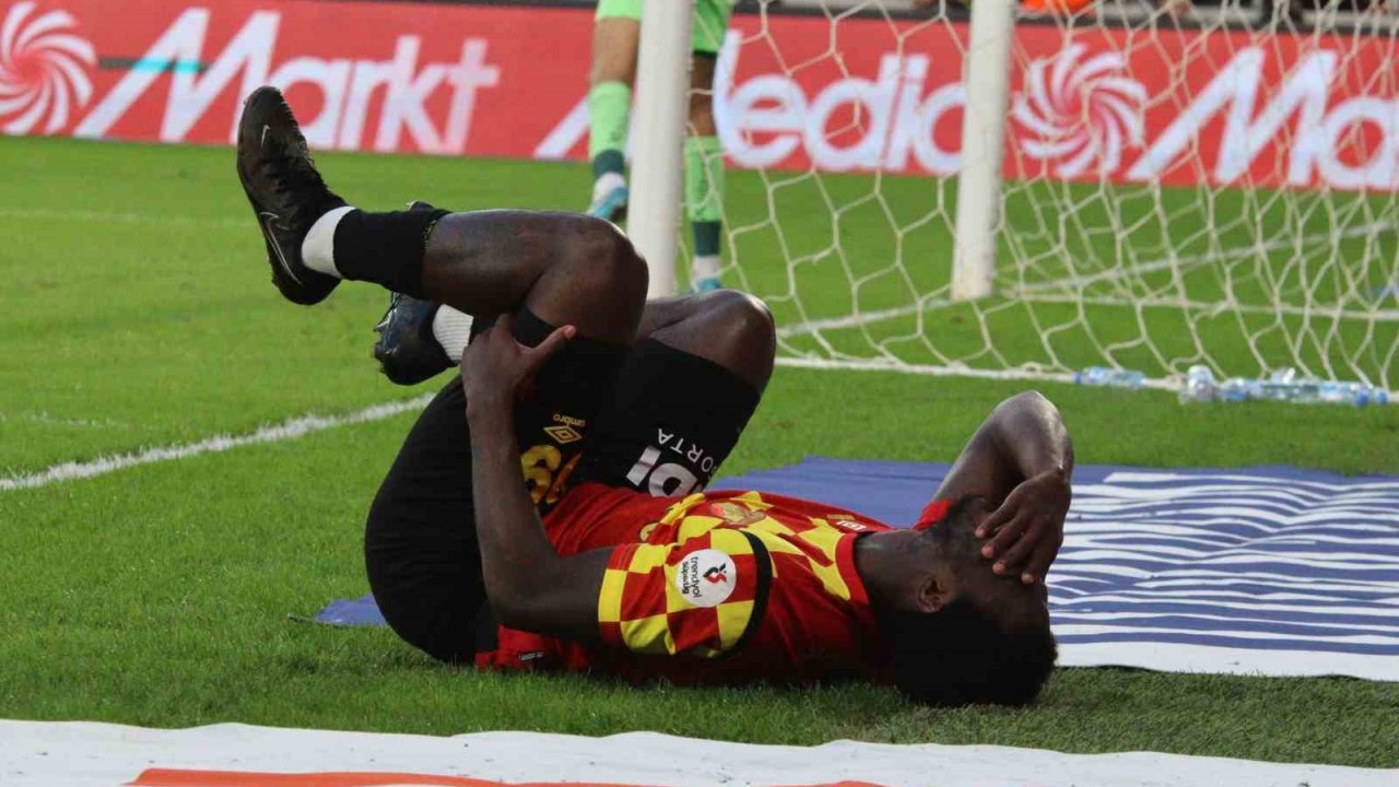 Göztepe’de Datro Fofana ameliyat oldu