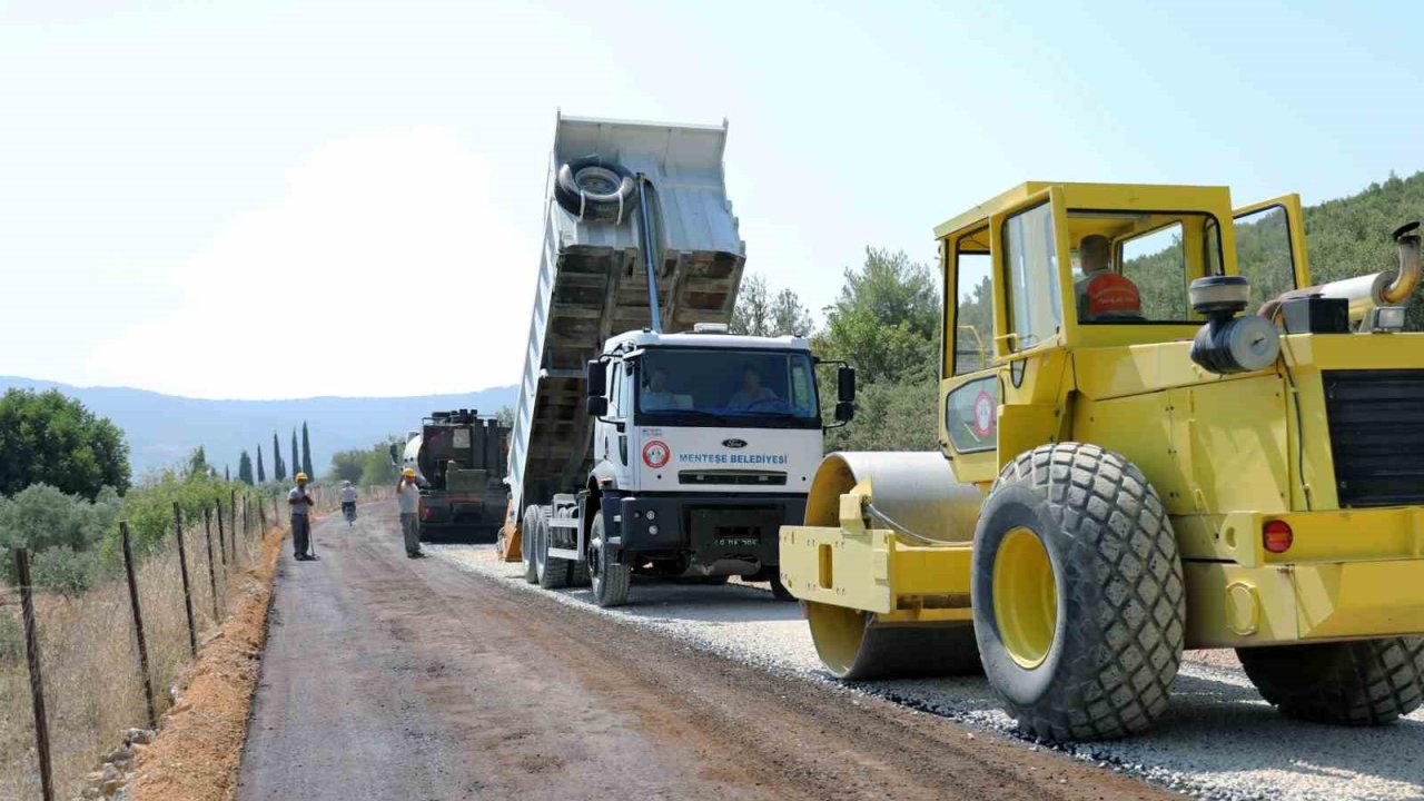 Başkan Köksal: “Güvenli ve modern yollar için çalışıyoruz”