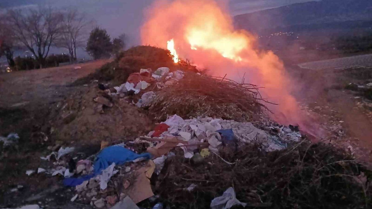 Sarıgöl’de aynı çöplükte ikinci yangın