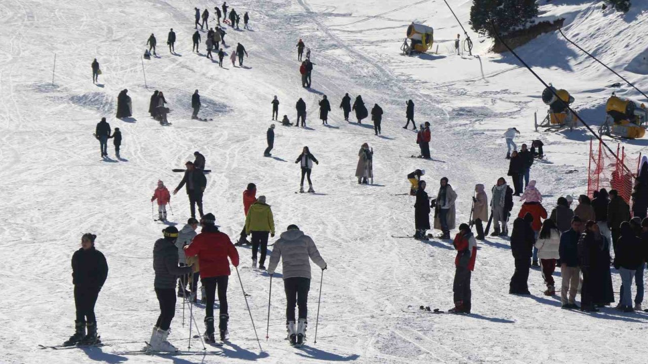 Ergan’da hafta sonu kayak heyecanı