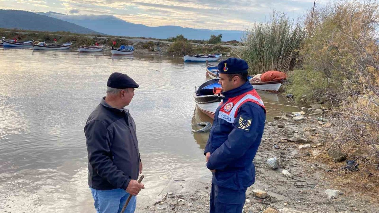 Jandarma Bafa Gölü’nde denetimlere devam ediyor