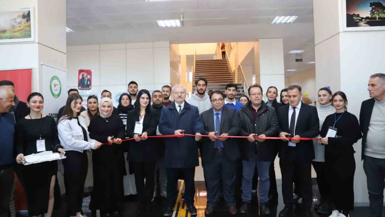 Iğdır Üniversitesi öğrenci toplulukları tanıtım günleri gerçekleşti