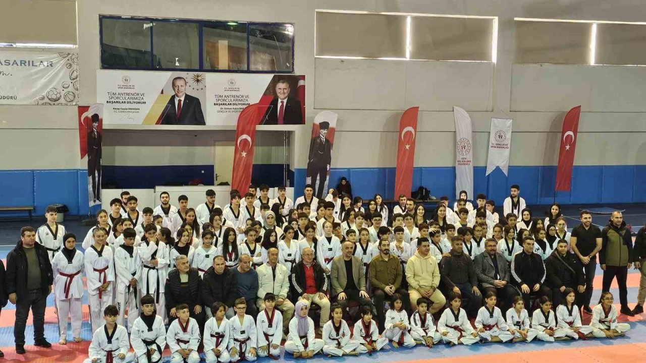 Tatvan’da Taekwondo Kuşak müsabakası düzenlendi