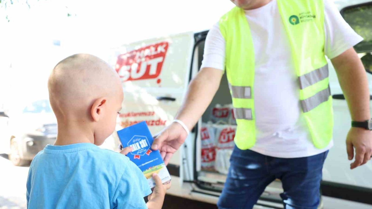 Antalya Büyükşehir Belediyesi sosyal destekleriyle hayatlara dokunuyor