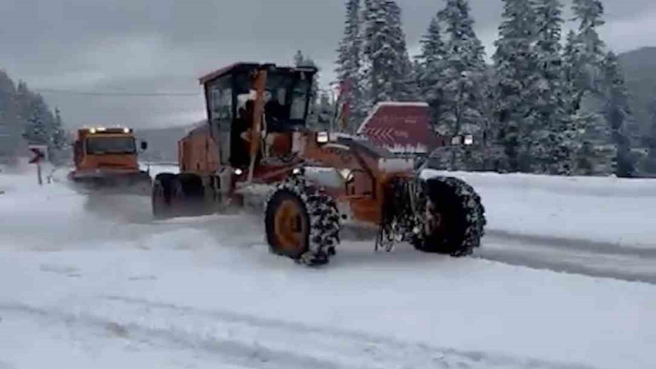 Kastamonu’nun yüksek kesimlerinde kar yağışı etkili oldu