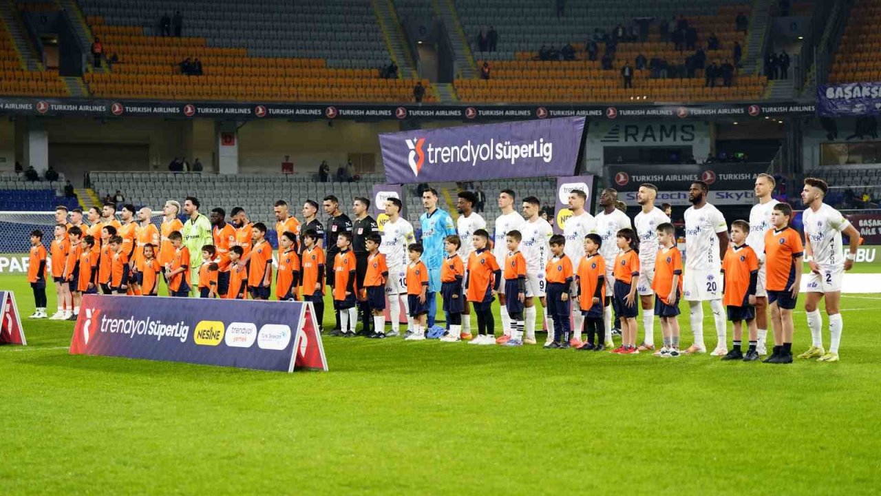 Trendyol Süper Lig: Başakşehir: 1 - Kasımpaşa: 1 (Maç devam ediyor)