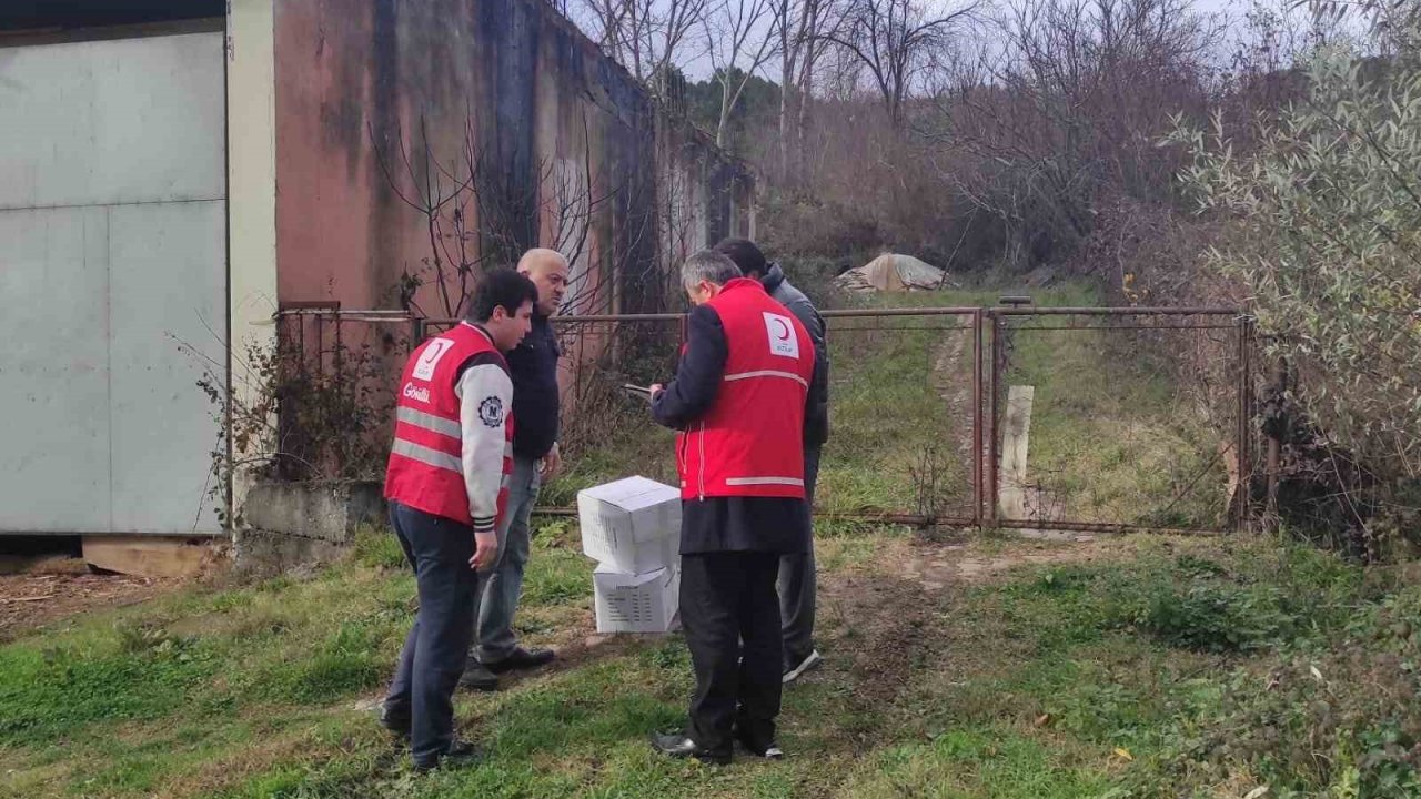 Kızılay yardıma muhtaç kişilere yardım elini uzatmaya devam ediyor