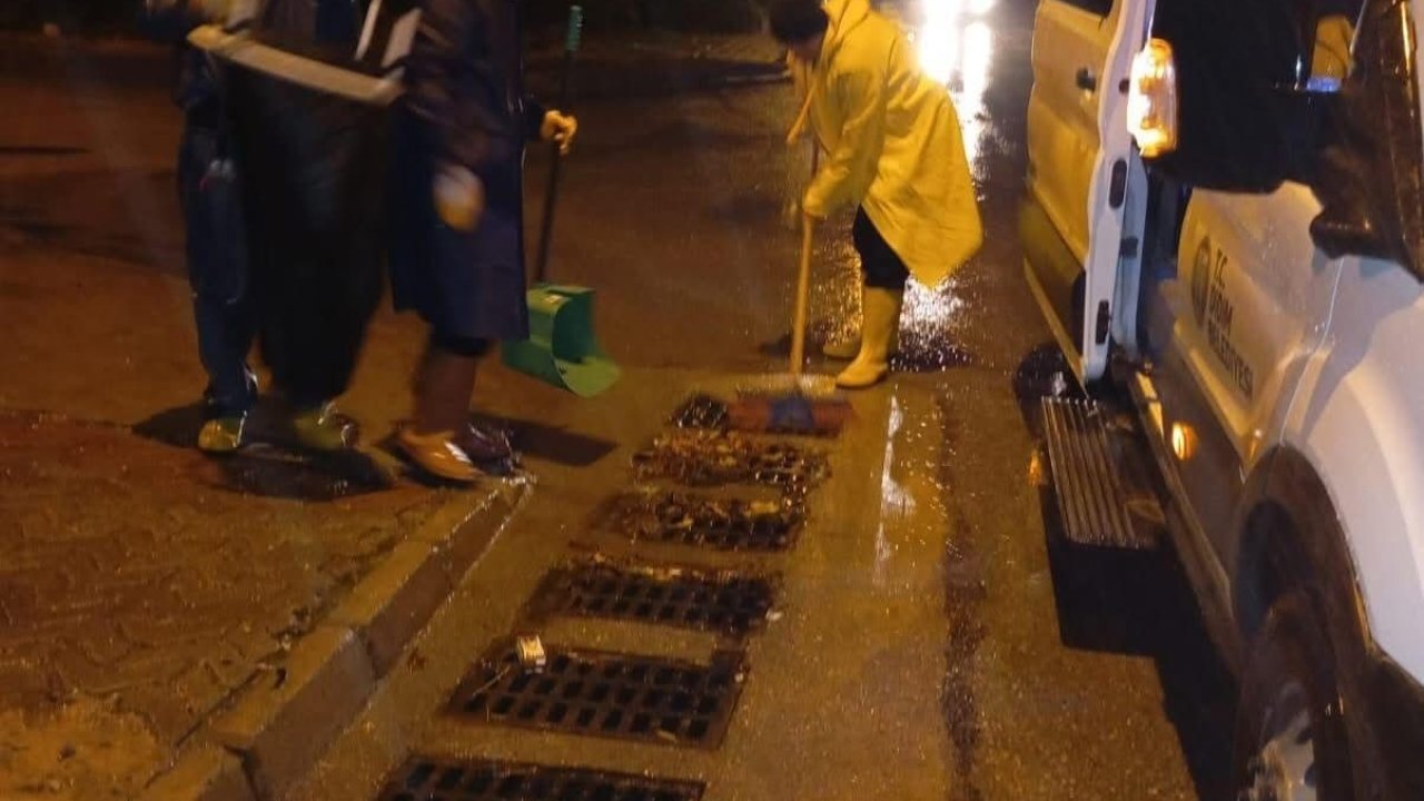 Didim’de belediye ekipleri, geceyi sokakta geçirdi