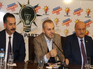 AK Partili Kandemir Erzincan'da partisinin teşkilat toplantısına katıldı