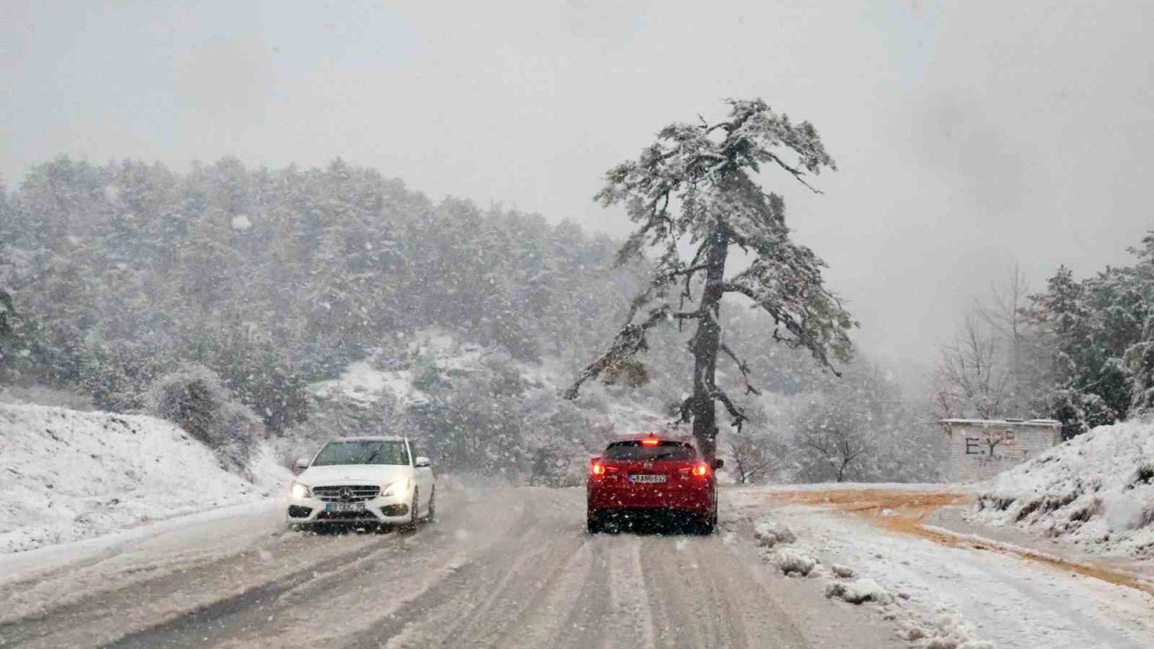 Muğla’nın yüksek kesimleri beyaza büründü