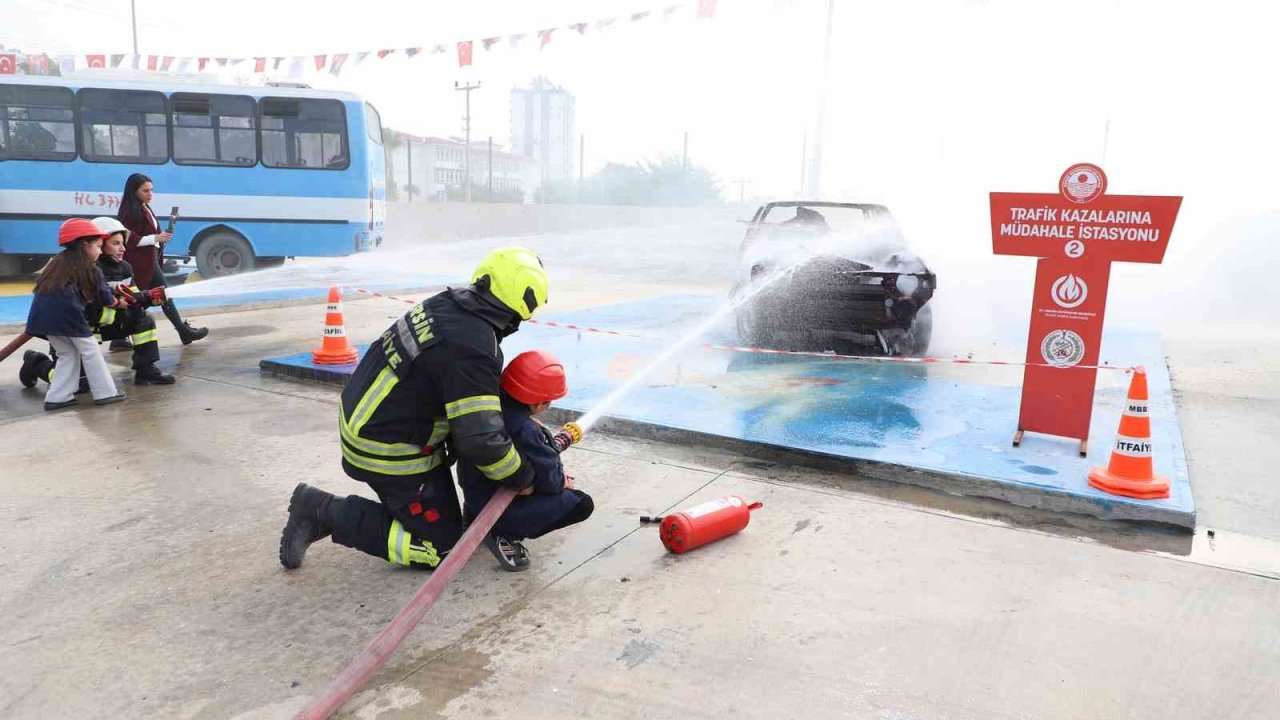 Öğrenciler itfaiyecilik mesleğini yakından tanıdı