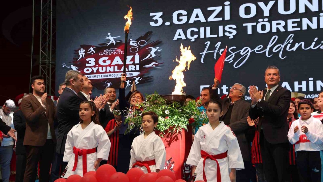 Gaziantep’te ’3. Gazi Oyunları’ görkemli törenle başladı