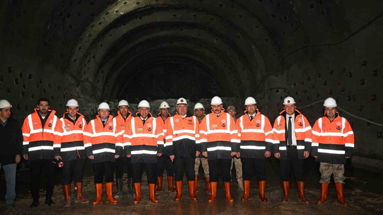 Erzurum ve Bingöl Valileri Çirişli Tüneli’ni inceledi