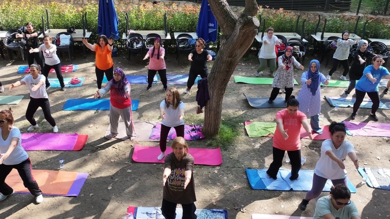 Efeler Belediyesi, yüzlerce kişiye ücretsiz kurslarla sanat ve spor imkanı sunuyor