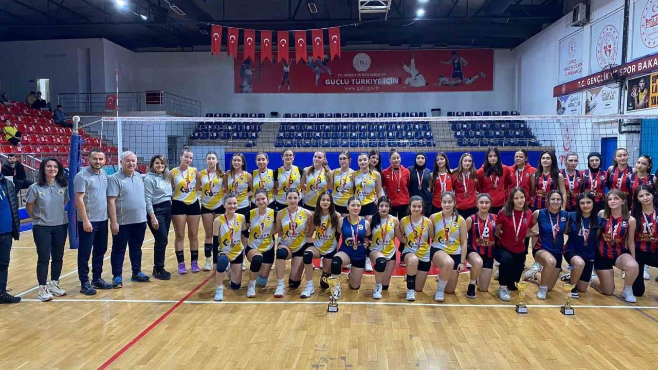 Voleybolda şampiyon Düzce 1907 Spor