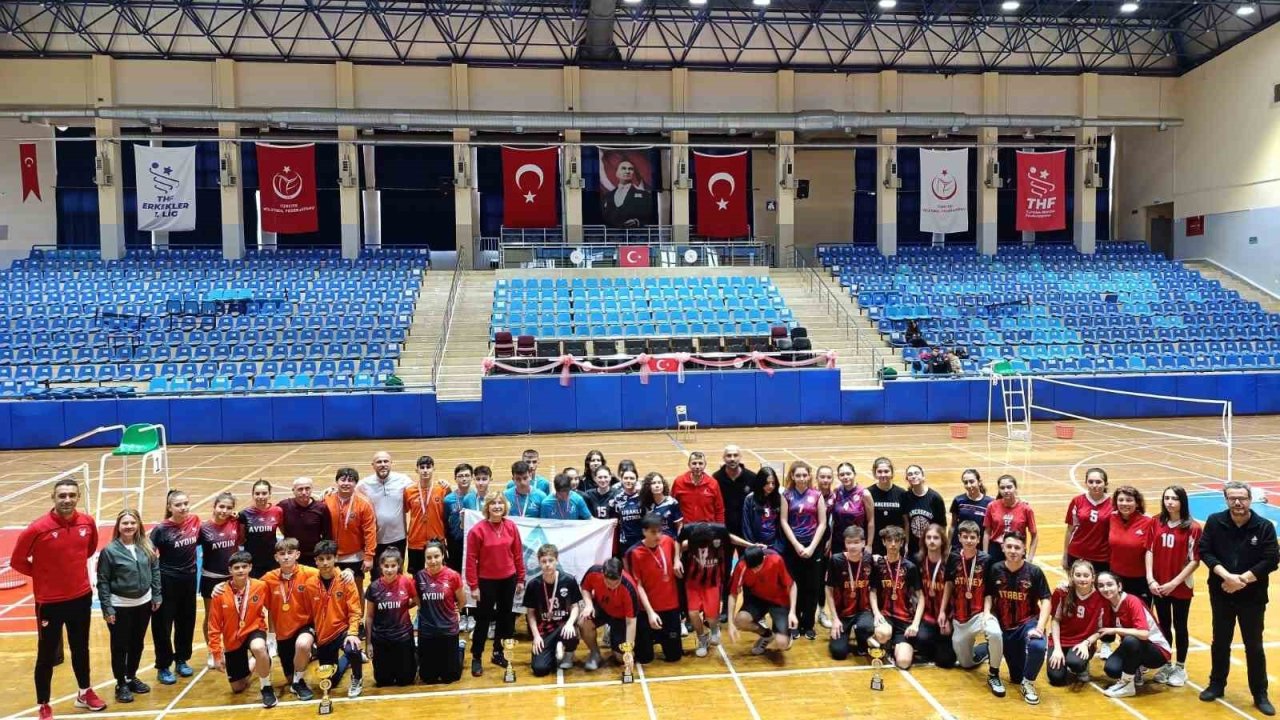 Aydın’da gençler badminton il birinciliği heyecanı yaşandı