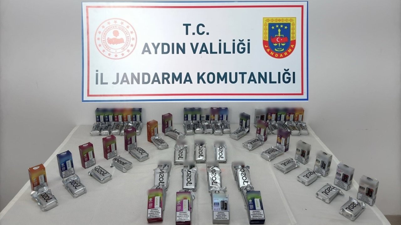 Satış yaparken jandarmaya yakalandı