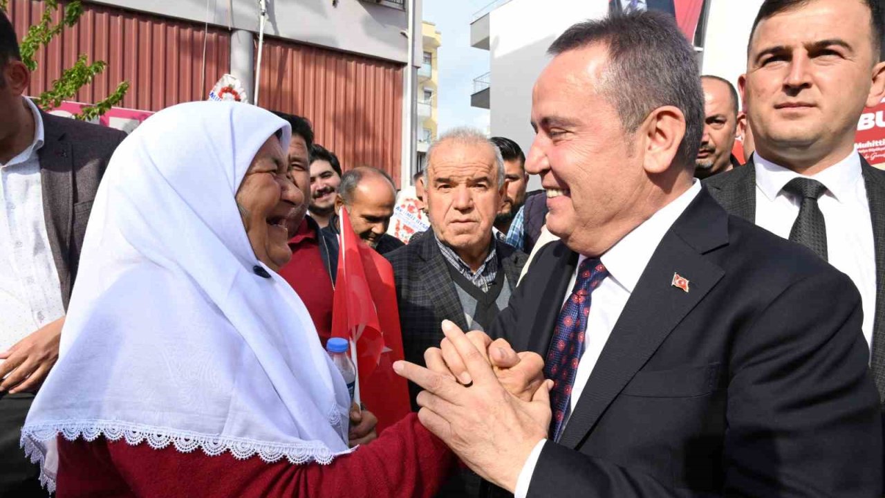 Başkan Böcek: "Günü kurtaracak projeler değil kente değer katacak projeleri hayata geçirdik"